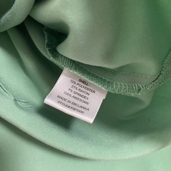 Figs Women's Short Sleeve Green Top - Picture 3 of 4